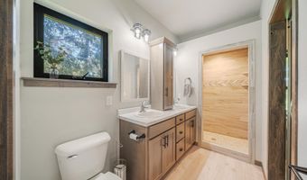 2005 E RIDGE HAVEN Ln, Appleton, WI 54913