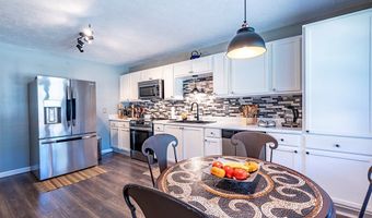 4506 Chateau Dr, Albany, GA 31721