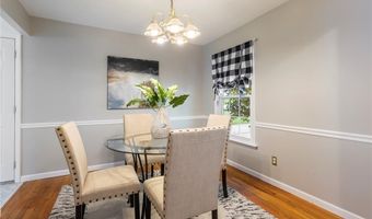 894 Napoli Dr, Ballwin, MO 63021