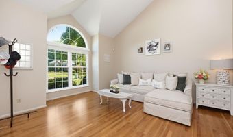 1167 Greens Farm Rd, Cincinnati, OH 45102