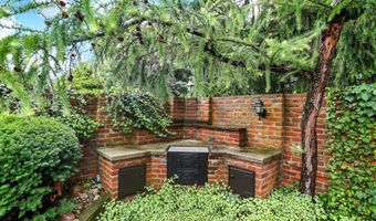 8537 Ridge Hill Dr, Indianapolis, IN 46217