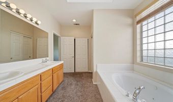 11262 Country Club Dr, Apple Valley, CA 92308