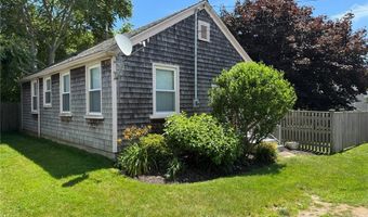 44 Crest St, Middletown, RI 02842
