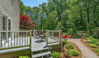 10 Buttonwood Rd, Bedford, NH 03110