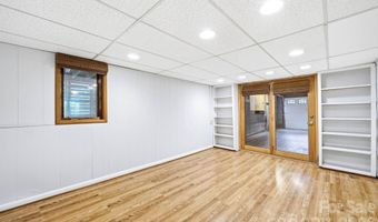 337 Woody Ln, Asheville, NC 28804