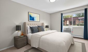 2616 N Windsor Dr 102, Arlington Heights, IL 60004
