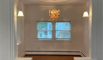 15 Clinton Ave 2, Newport, RI 02840