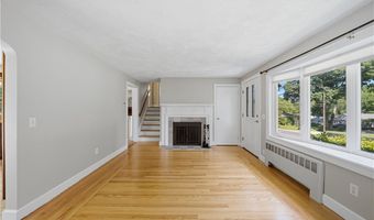 33 Shirley Dr, Cumberland, RI 02864
