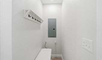 72 Wilbur Rd, Lincoln, RI 02865
