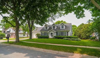 5306 Arapahoe Ln, Madison, WI 53704