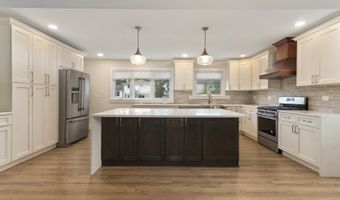 2003 E Lillian Ln, Arlington Heights, IL 60004