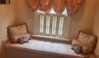 50 Grandview Ave, Lincoln, RI 02865
