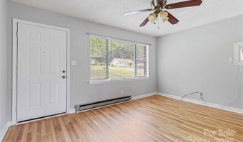 8428 Clear Meadow Ln, Charlotte, NC 28227