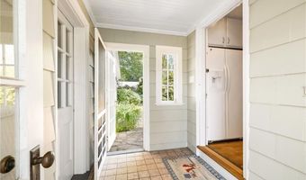 36 Kay Blvd, Newport, RI 02840