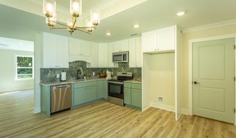 200 13th St, Apalachicola, FL 32320