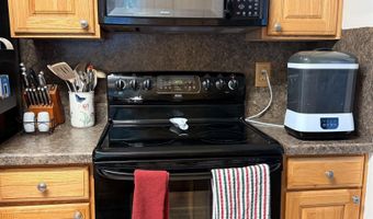 7 Woodstream Dr, Atco, NJ 08004