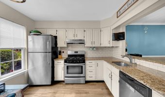 5 Shearwater Holw 5, Bayville, NJ 08721