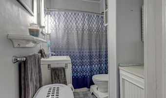 1208 N SUPERIOR St, Appleton, WI 54911