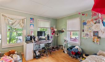 317 N Winooski Ave, Burlington, VT 05401