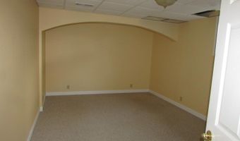 1401 Sanders Dr, Auburn, IN 46706