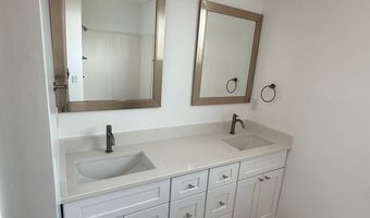 1336 E LONE ROCK VIEW Dr, Big Water, UT 84741