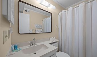 301 Commerce Way E 205, Atlantic Beach, NC 28512