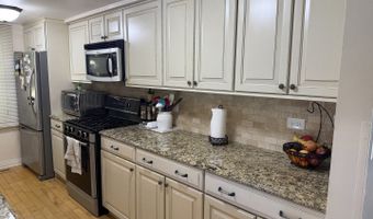 1525 Teri Ln, Algonquin, IL 60102