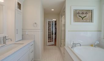 11 Clark Island Rd, Amherst, NH 03031