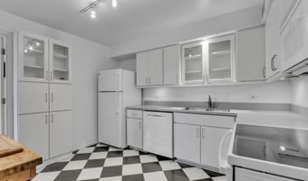1050 Wall St 2C, Ann Arbor, MI 48105