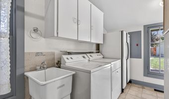 138 Third St, Ashland, OR 97520