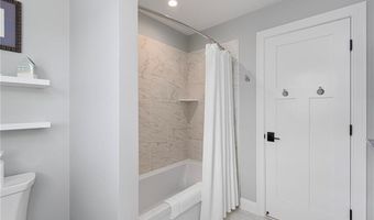 48 TRAVELERS Ct, East Greenwich, RI 02818