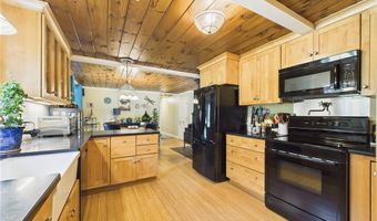 95 Mail Rd, Exeter, RI 02822