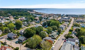 14 Robinson St, Narragansett, RI 02882