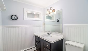 21 Lillinonah Dr, Brookfield, CT 06804