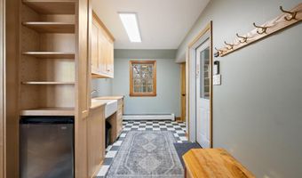43 Darling Parke Dr, Bangor, ME 04401