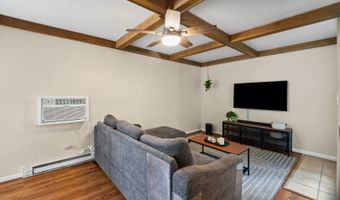 342 W Miner St 1A, Arlington Heights, IL 60005