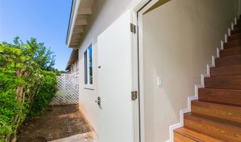 3741 Harding Ave, Honolulu, HI 96816