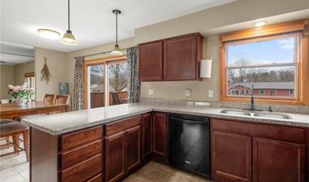 6684 133rd St W, Apple Valley, MN 55124