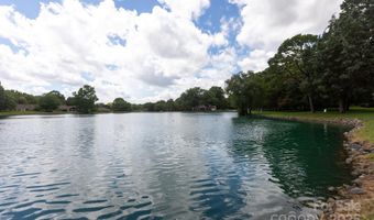 8356 Meadow Lakes Dr, Charlotte, NC 28210