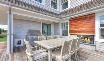 74 Seaside Ave, Guilford, CT 06437