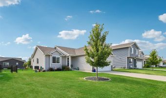 810 NE Meadow Landing Dr, Ankeny, IA 50021