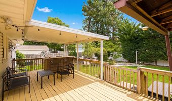 327 Pacific Ave, Beachwood, NJ 08722