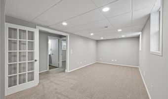 907 40th Ln, Anoka, MN 55303