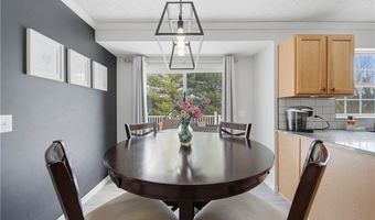 1906 Northgate Cir, Akron, OH 44320