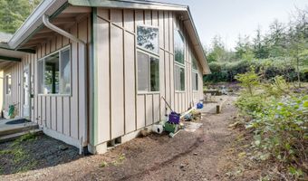 142 S QUADRANT St, Rockaway Beach, OR 97136
