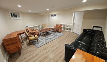 209 Coggeshall Ave, Newport, RI 02840