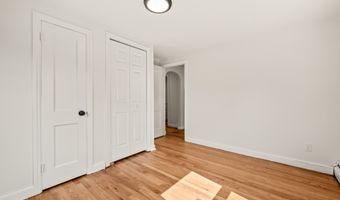 18 Grove Rd, Cromwell, CT 06416