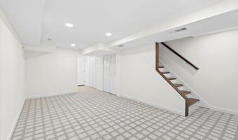 6913 WESTHAMPTON Dr, Alexandria, VA 22307