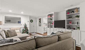 16 Shields St 2, Newport, RI 02840