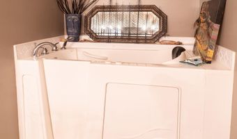 2528 Jasmine Dr, Benton, AR 72015